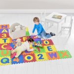 Covoras puzzle de joaca din spuma cu litere alfabet si numere, Kiduku, set 86 piese, 31.5 x 31.5 cm