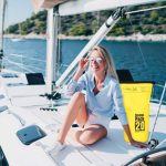 Geanta impermeabila, pentru plaja sau drumetii, rezistenta la praf si umiditate, PVC robust, 20 L, galben/negru, 25 x 0.5 x 60 cm - imagine 7