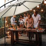 Umbrela terasa/gradina, protectie UV 50+, rezistent la intemperii/vant, acoperire hidrofuga, rotire la 360°, inclinatie reglabila, manivela practica, inaltime 240 cm x Ø 300 cm, crem - imagine 6