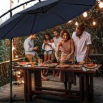 Umbrela terasa/gradina, protectie UV 50+, rezistent la intemperii/vant, acoperire hidrofuga, rotire la 360°, inclinatie reglabila, manivela practica, inaltime 240 cm x Ø 300 cm, albastru inchis - imagine 5