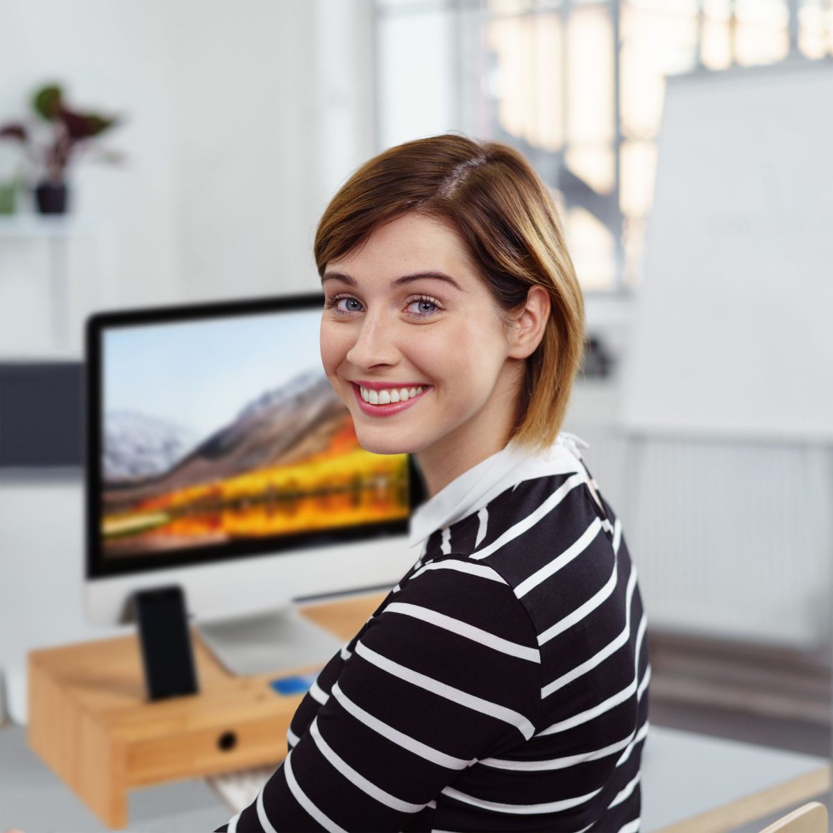 Stand pentru monitor/laptop, 2 sertare, 12 x 56 x 27 cm, bambus, Relaxdays - imagine 3