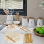 Set preparare sushi, 6 piese si 20 betisoare, din bambus, maro - imagine 2