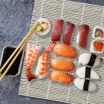 Set preparare sushi, 6 piese si 20 betisoare, din bambus, maro - imagine 6