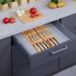 Suport pentru 12 cutite,pana la 6 cutite mici si 6 cutite mari, din bambus, 5 x 43 x 23 cm - imagine 2