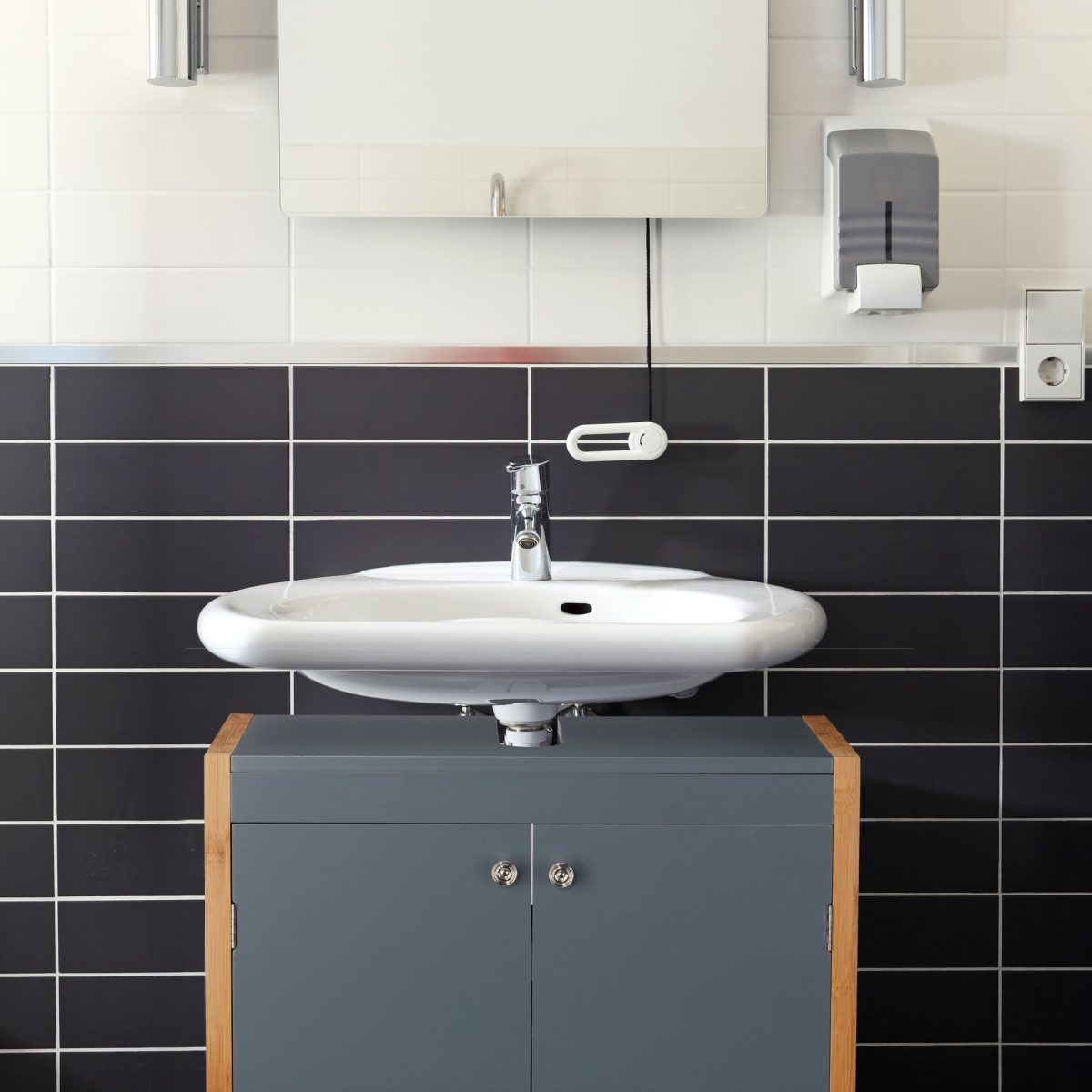 Dulap baie Relaxdays, din MDF si bambus, gri, 60 x 60 x 29 cm - imagine 2