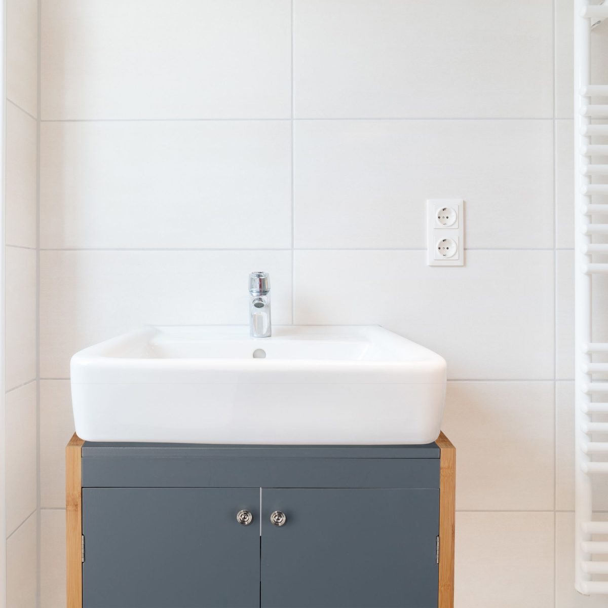 Dulap baie Relaxdays, din MDF si bambus, gri, 60 x 60 x 29 cm - imagine 3