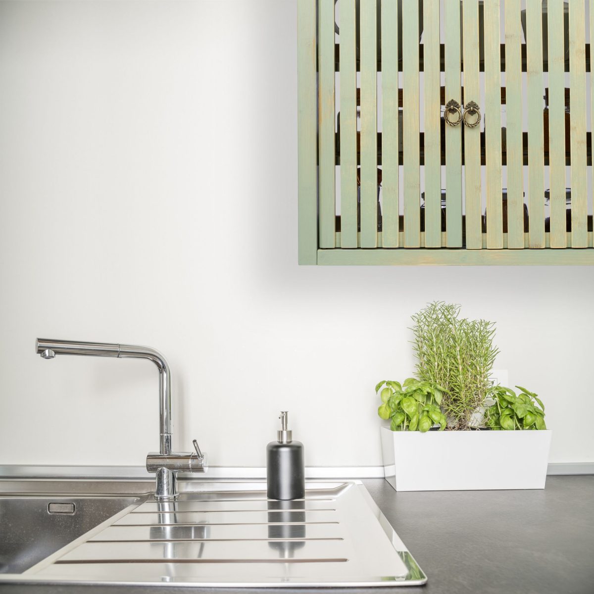 Dulap baie Relaxdays, din bambus, verde, 50 x 52 x 20 cm - imagine 5