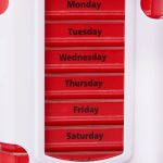 Cutie pastile, organizator medicamente saptamanal Relaxdays, recipiente detasabile cu 4 compartimente, alb/rosu 13 x 11.5 x 4.5 cm - imagine 7