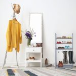 Suport cu 4 rafturi pentru pantofi, Relaxdays, 4 agatatori, dimensiuni 119 x 60 x 30 cm, capacitate 16 perechi pantofi, gri - imagine 2