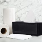 Cutie de servetele cu capac negru, din plastic/bambus, 10 x 23 x 13 cm, potrivit pentru baie si sufragerie - imagine 3