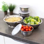 Set 4 boluri inox cu capac si o strecuratoare, Relaxdays, argintiu - imagine 2