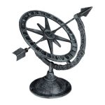 Decoratiune antica de gradina, Cadran Solar, cifre romane 1-6, busola, fonta, 27 x 26 x 18 cm