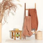 Scaun de baie cu raft pentru depozitare, din bambus, natural, 26 x 27 x 22,5 cm - imagine 2