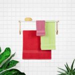 Suport prosope din bambus pentru perete, natural/alb, cu 4 tije, 25 x 70 x 20 cm - imagine 2