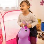 Jumper de cauciuc in forma de unicorn, copii +3 ani, dimensiuni 52 x 26 x 62 cm, roz, Relaxdays - imagine 2