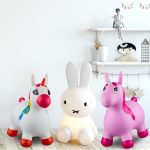 Jumper de cauciuc in forma de unicorn, copii +3 ani, dimensiuni 52 x 26 x 62 cm, roz, Relaxdays - imagine 3