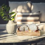Tava de servire, din lemn de mango, manere metalice, 7,5 x 35 x 35 cm - imagine 3