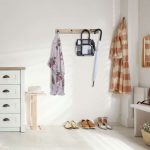 Cuier cu 3 agatatori si 1 inel, MDF si fier, dimensiuni 13 x 65 x 14,5 cm, maro/negru, Relaxdays - imagine 2