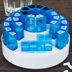 Organizator pastile pentru 31 de zile, 4 compartimente pe zi, plastic, albastru, 14 x 21 cm - imagine 2