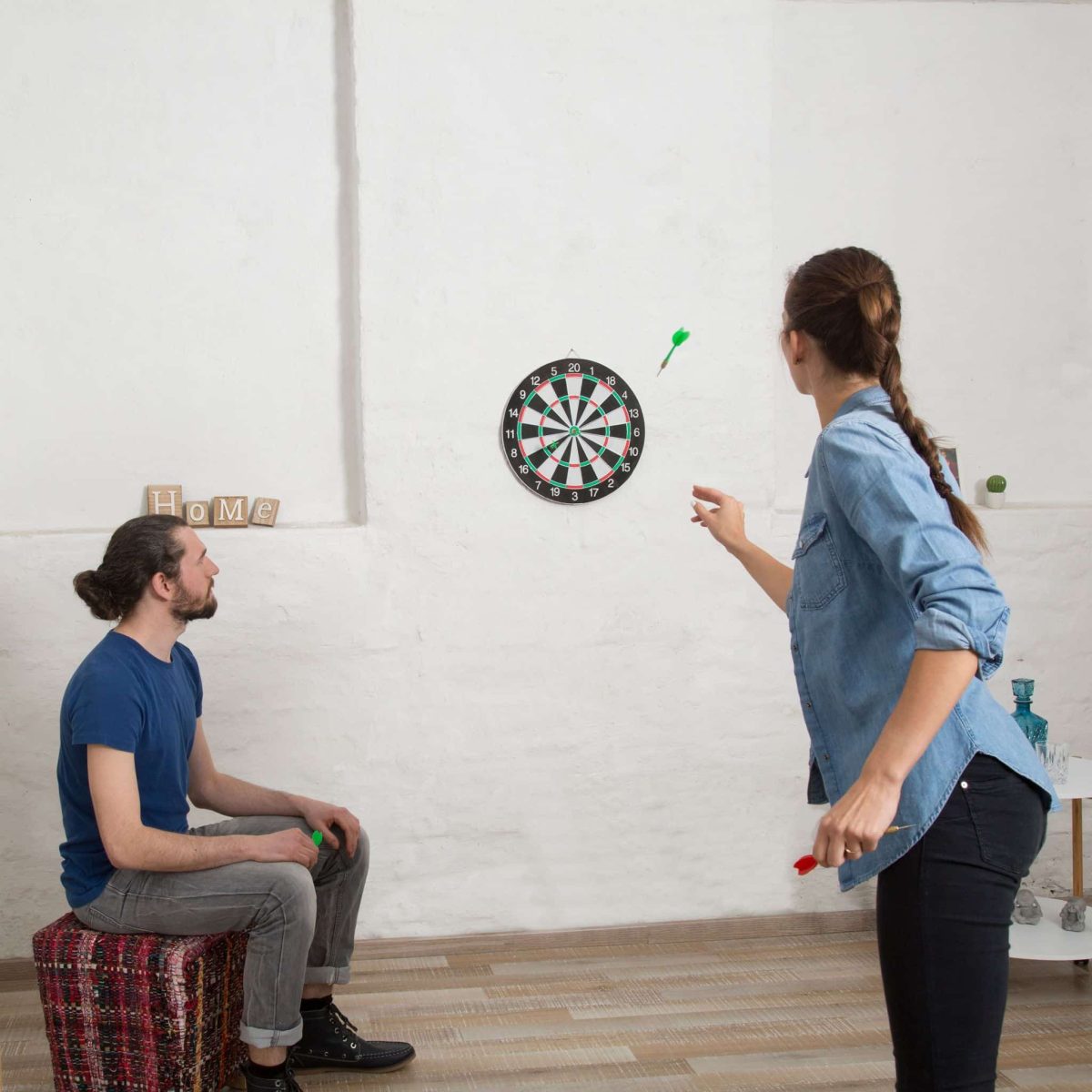 Joc Darts, placa diametru 43 cm, 6 sageti cu varf metalic, 2 fete de joc, material otel si pluta - imagine 3