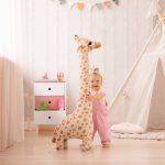 Noptiera cu 3 sertare, picioare din lemn de pin, alb/roz, MDF, 61,5 x 38 x 30 cm - imagine 3
