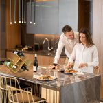 Suport pentru sticle de vin, capacitate 8 sticle, bambus, 31 x 47 x 16 cm, Relaxdays - imagine 4