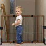 Gard de siguranta pentru copii sau animale de casa, Relaxdays, H 71 cm, lungime maxima 172 cm, lemn de pin si otel, maro/negru