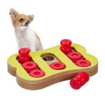 Jucarie interactiva pentru caini Relaxdays, galben/rosu/natural, 2,5 x 19,5 x 14 cm, din MDF