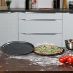 Set 2 tavi pentru pizza, negru, 1.3 x 32 x 32 cm - imagine 3