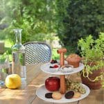 Suport supraetajat pe 2 nivele pentru prajituri si fructe, suport din lemn, alb/natur, 24 x 25 cm - imagine 4