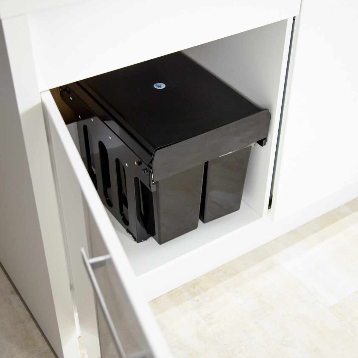 Cos de gunoi incorporabil cu 4 compartimente, 4 x 8 L, otel/plastic, negru - imagine 7