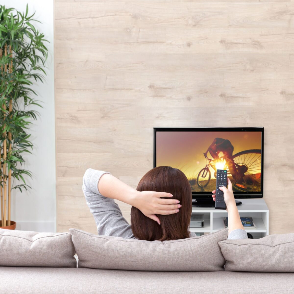 Comoda TV, portabila, cu roti, sistem blocare roti, 4 rafturi, alb, 35 x 80 x 35 cm - imagine 3