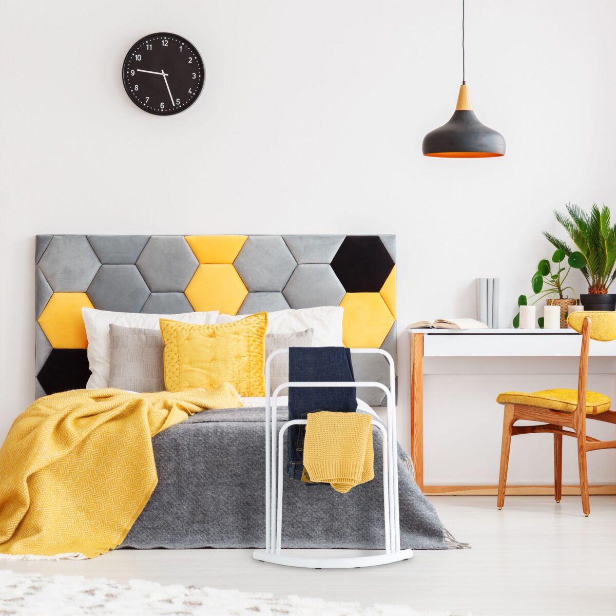 Suport de prosop vertical, alb,design semicircular,86 x 66 x 21,Relaxdays - imagine 6