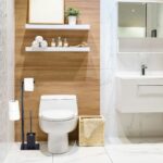Suport hartie igienica cu perie de toaleta si loc rezerve, negru, otel, Relaxdays - imagine 2
