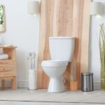 Perie de toaleta din silicon cu suport din bambus, recipient detasabil, Relaxdays - imagine 4