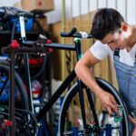 Suport reglabil pentru repararea bicicletelor, inaltime 110-190 cm, Relaxdays - imagine 4