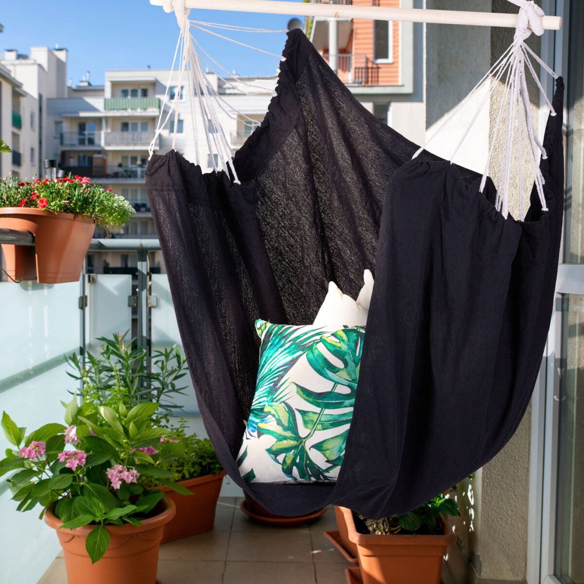 Hamac suspendat din bumbac, sarcina maxima 150 kg, interior/exterior, 150 x 100 x 40 cm, Relaxdays - imagine 5
