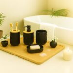 Set de baie cu 6 piese, cos de gunoi 5 l, perie toaleta, dispenser sapun, savoniera, pahar, suport periute, plastic, negru, Relaxdays - imagine 3