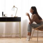 Masa consola negru auriu – Masa ingusta de hol cu 2 sertare si cadru metalic - imagine 4