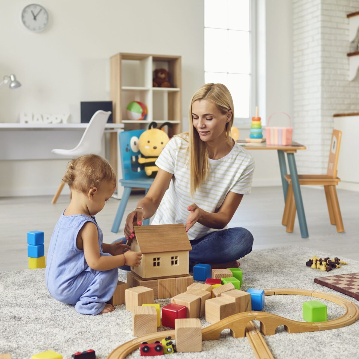 Set Masa si 2 Scaune pentru Copii – Design Colorat cu Monster, 3 Piese - imagine 4
