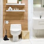 Suport hârtie igienică negru din oțel cu perie WC și efect lemn – design modern - imagine 10